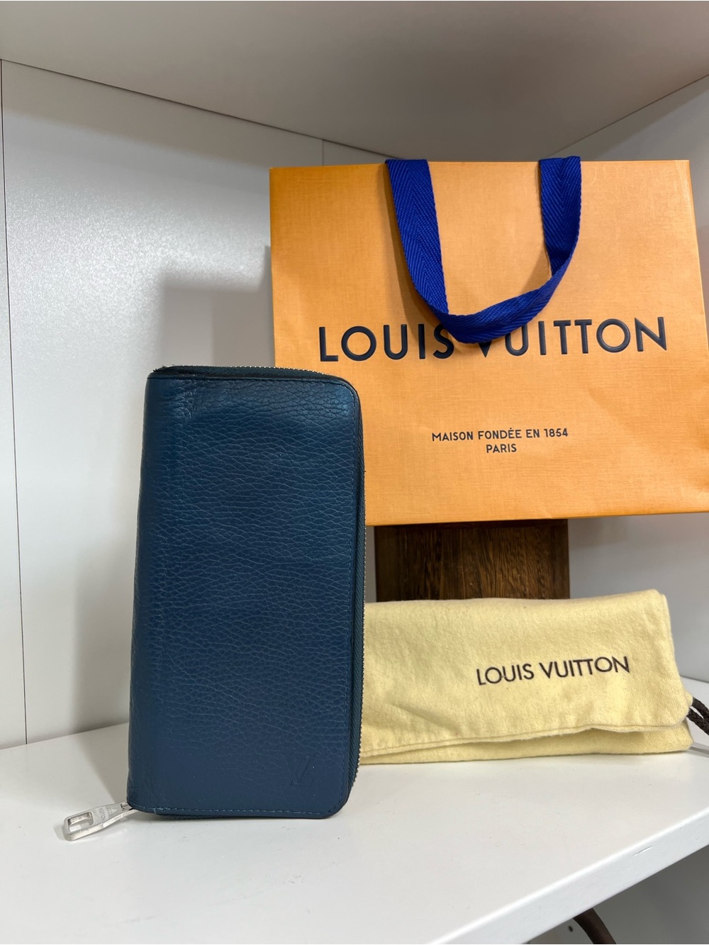 🔥 Louis Vuitton Taigarama Vertical Zippy Wallet in Blue Lagoon